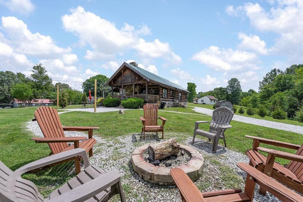 Rustic Cabin, Dock, Firepit, Kayaks & Games Winchester Bagian luar foto