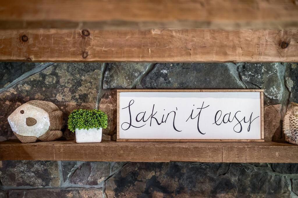 Rustic Cabin, Dock, Firepit, Kayaks & Games Winchester Bagian luar foto