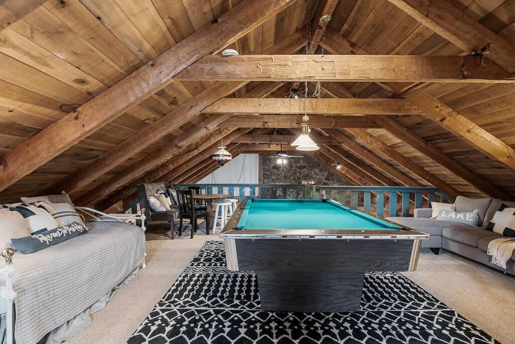 Rustic Cabin, Dock, Firepit, Kayaks & Games Winchester Bagian luar foto
