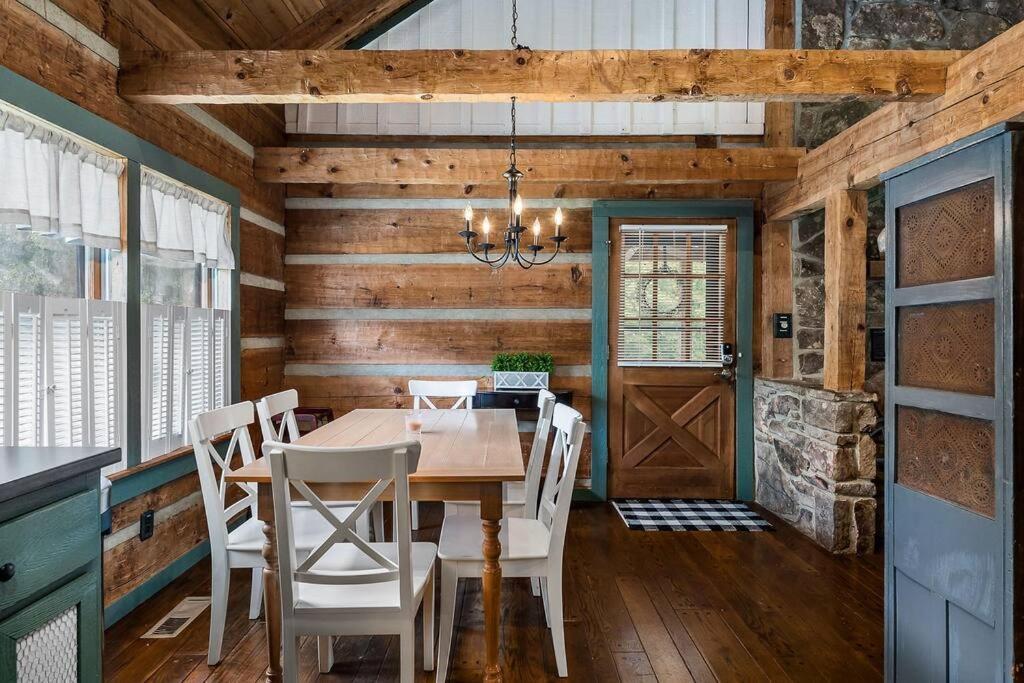 Rustic Cabin, Dock, Firepit, Kayaks & Games Winchester Bagian luar foto