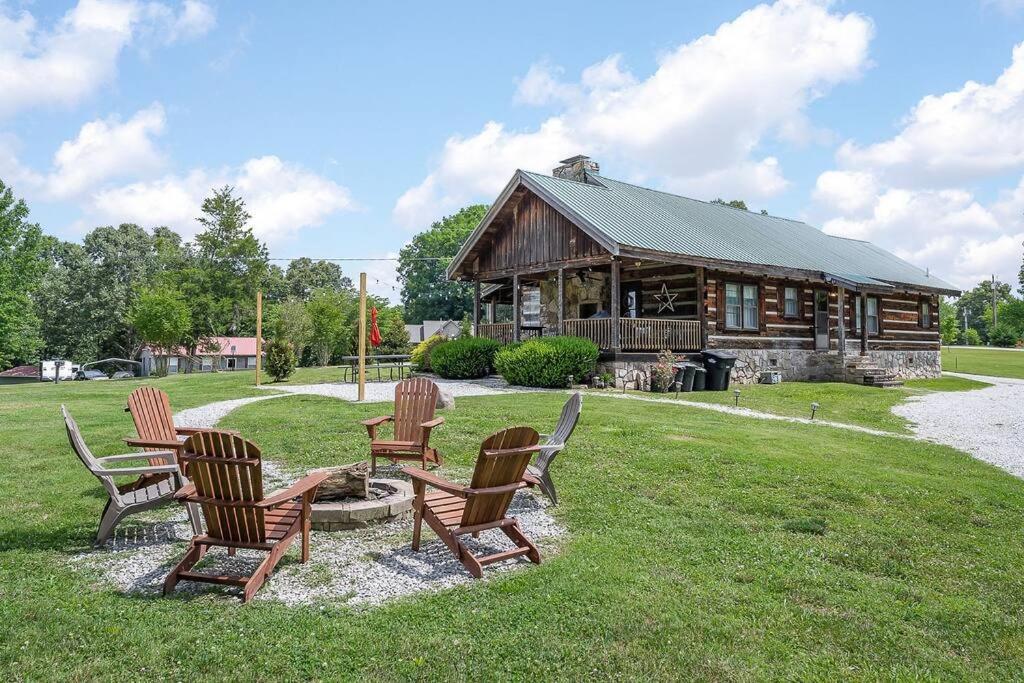 Rustic Cabin, Dock, Firepit, Kayaks & Games Winchester Bagian luar foto